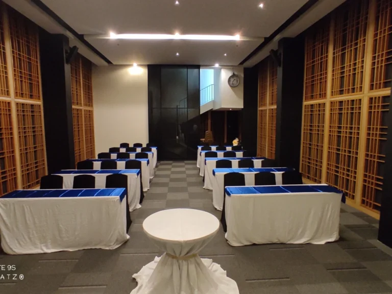 Cellar hall 787y63
